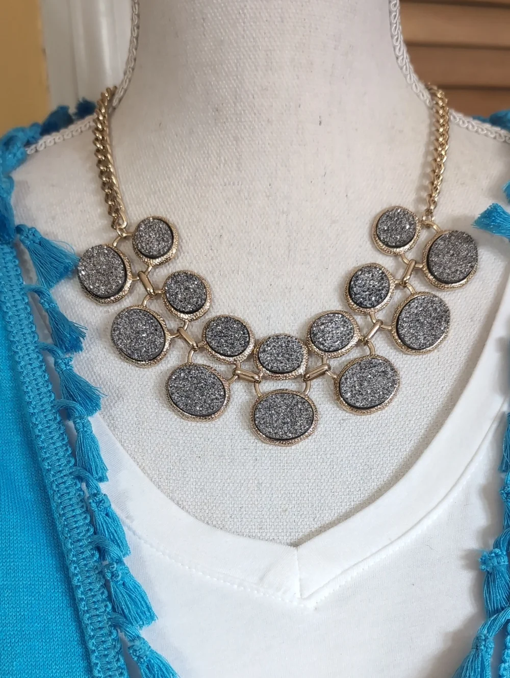 Apt. 9 Goldtone Sparkly Glittery Silver Statement Necklace NWT